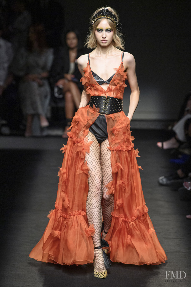 Lulu Reynolds featured in  the Dundas fashion show for Autumn/Winter 2019