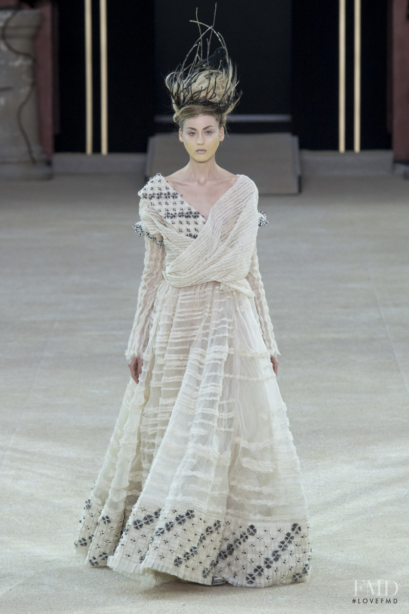 Guo Pei fashion show for Autumn/Winter 2019