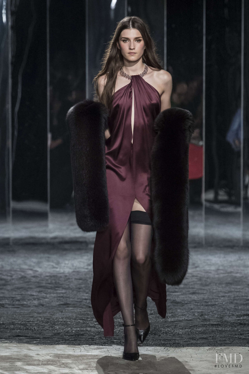 Azzaro Azzaro Fall / Winter 2017 Haute Couture fashion show for Autumn/Winter 2017