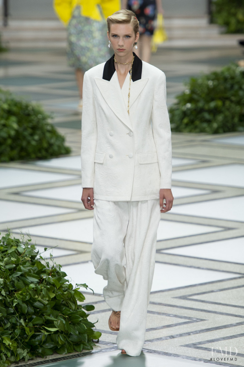 Bente Oort featured in  the Tory Burch fashion show for Spring/Summer 2020