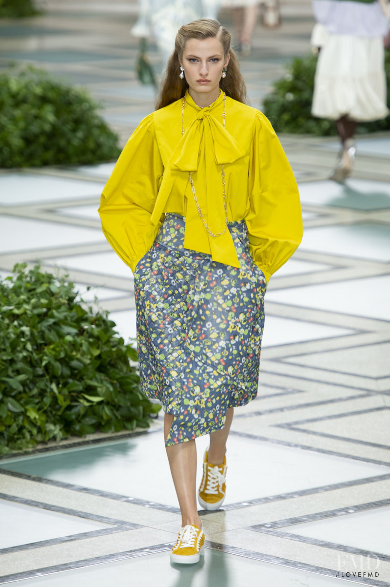 Felice Noordhoff featured in  the Tory Burch fashion show for Spring/Summer 2020