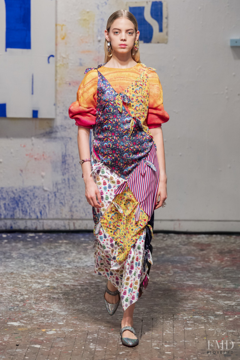 Mariana Zaragoza featured in  the Jonathan Cohen fashion show for Spring/Summer 2020