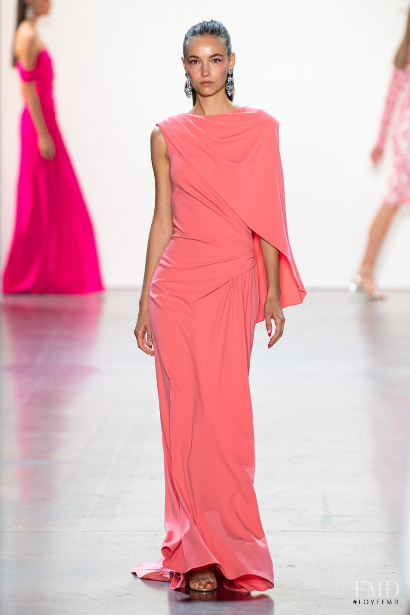 Tadashi Shoji fashion show for Spring/Summer 2020