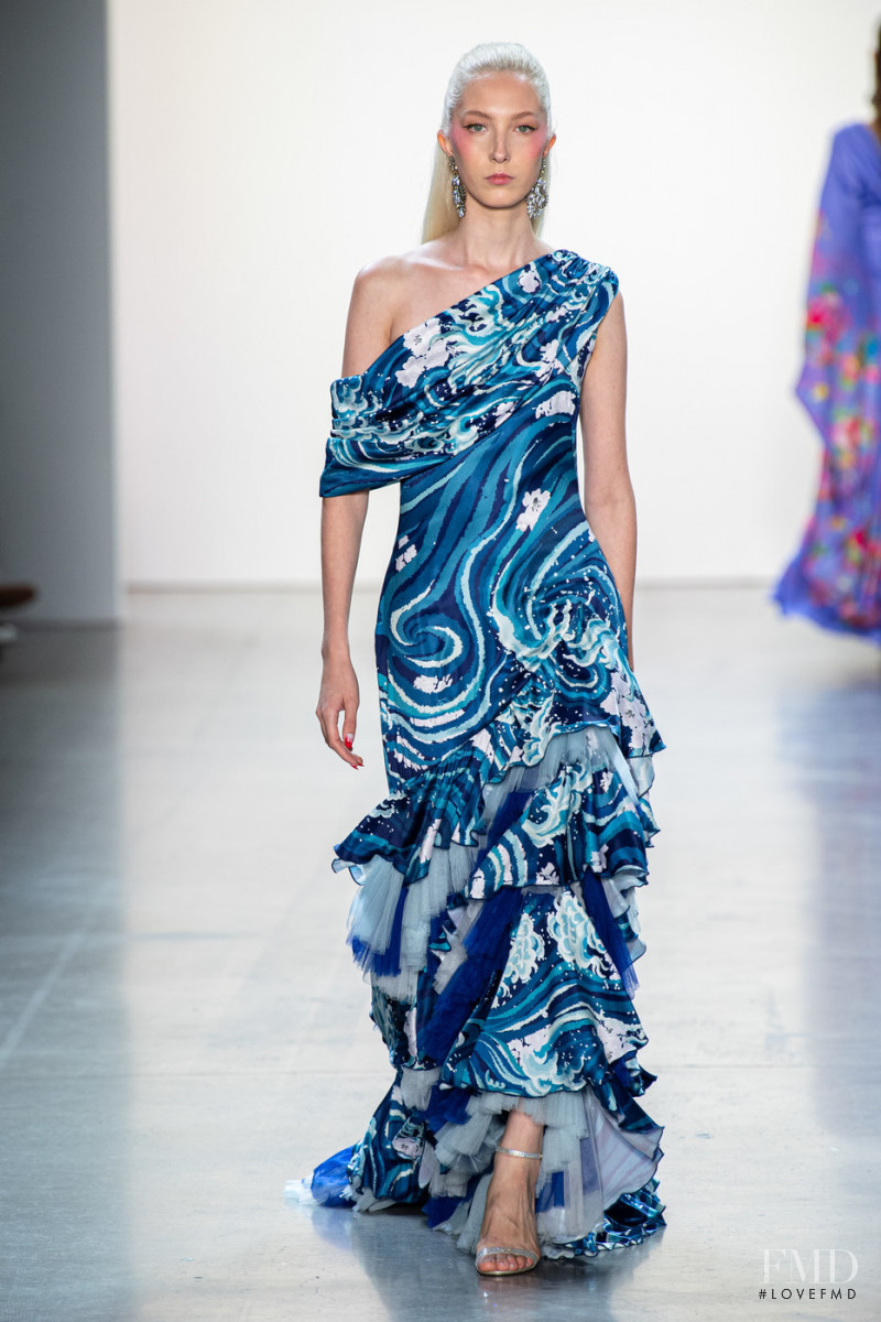 Sasha  Komarova featured in  the Tadashi Shoji fashion show for Spring/Summer 2020