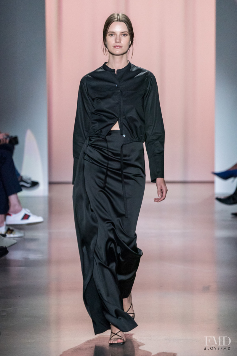 Oksana Gedroit featured in  the Concept Korea fashion show for Spring/Summer 2020