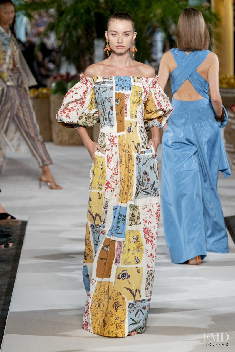 Giulia Maenza featured in  the Oscar de la Renta fashion show for Spring/Summer 2020