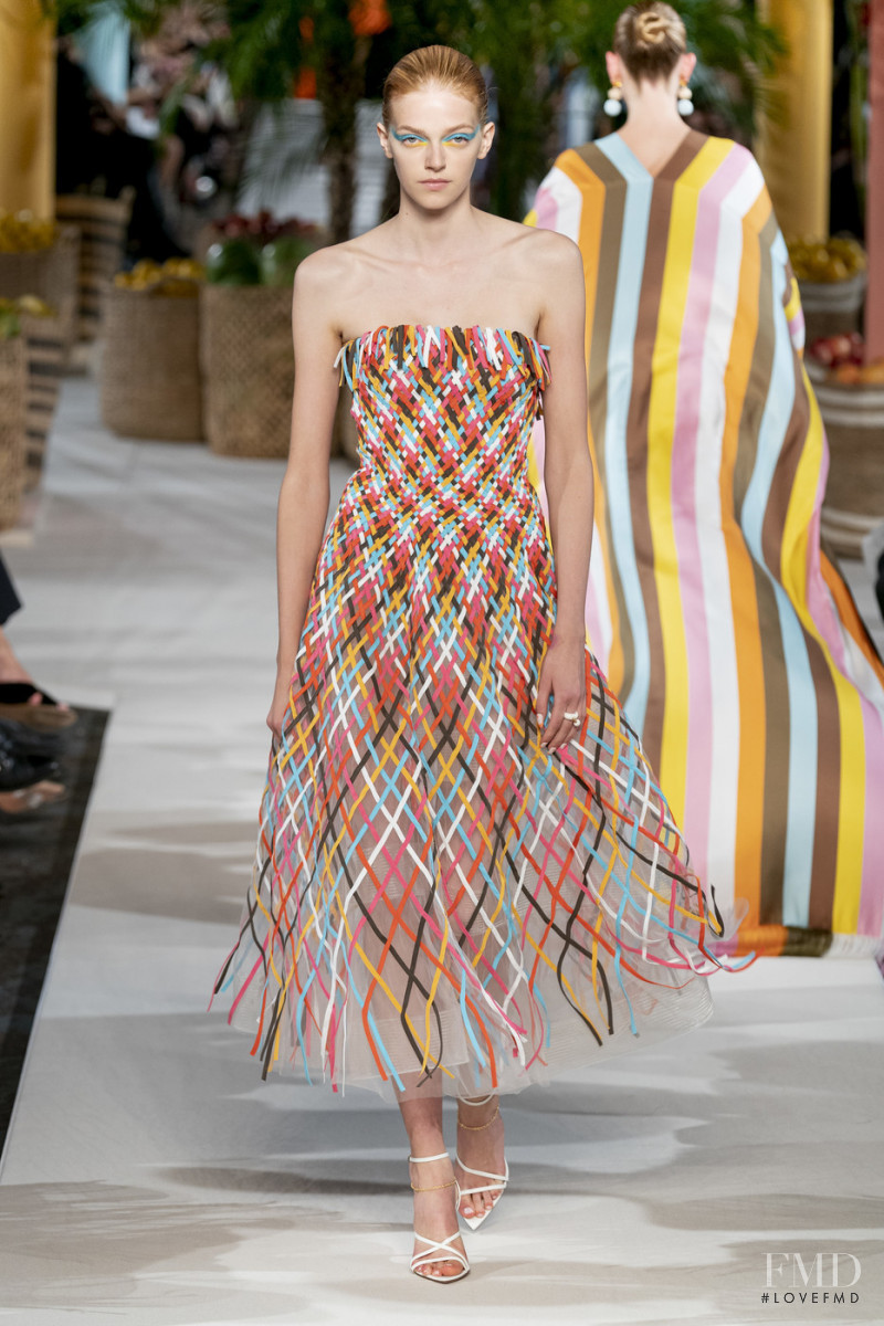 Eliza Kallmann featured in  the Oscar de la Renta fashion show for Spring/Summer 2020