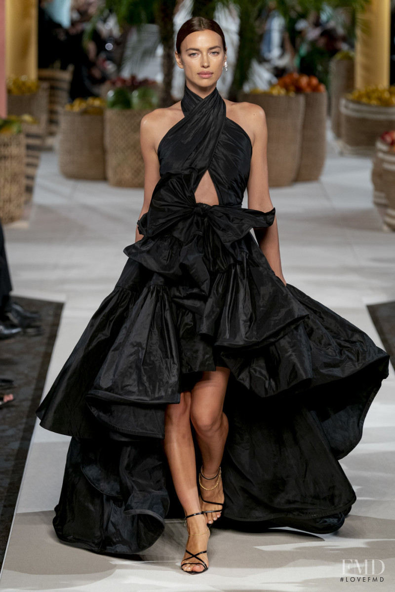 Irina Shayk featured in  the Oscar de la Renta fashion show for Spring/Summer 2020