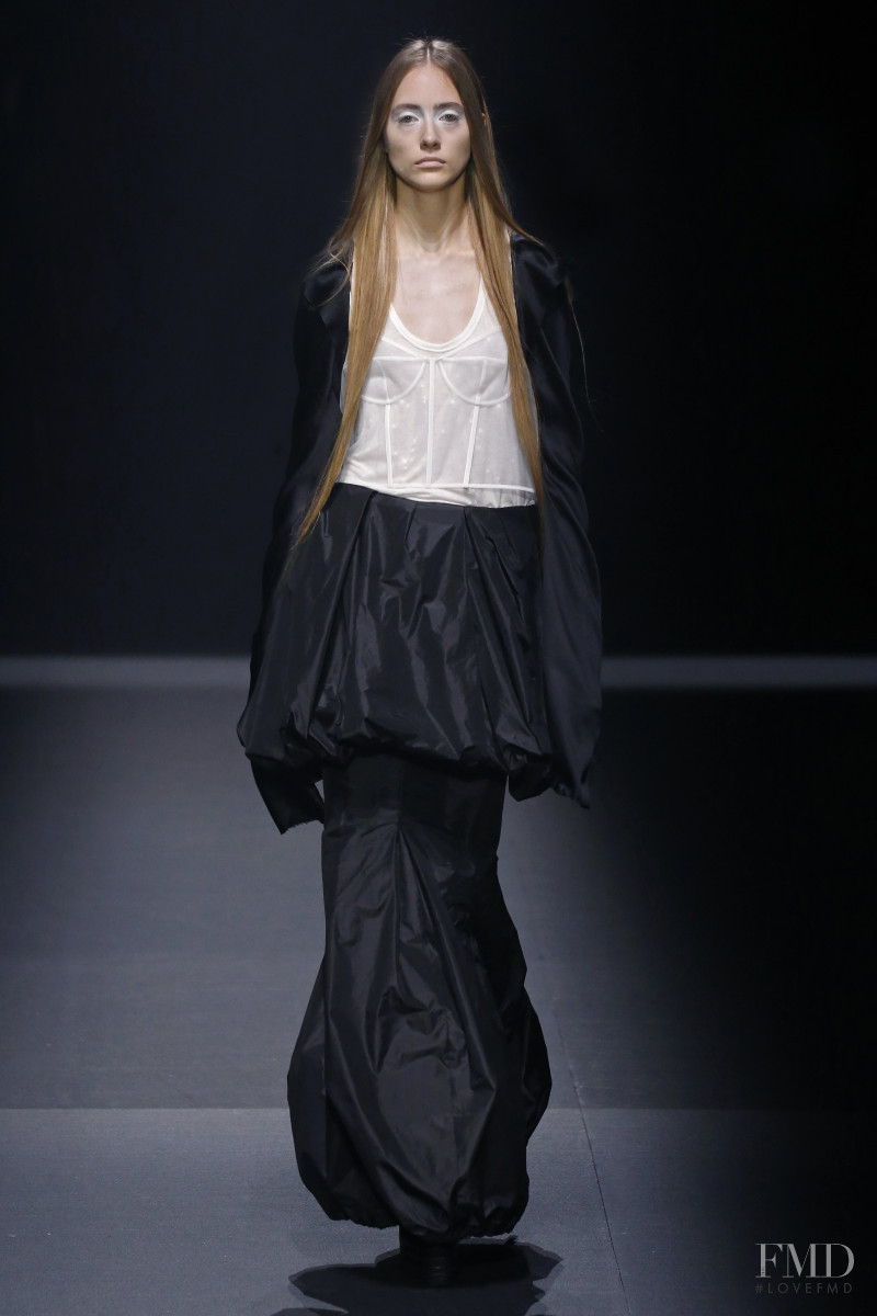 Lia Pavlova featured in  the Vera Wang fashion show for Spring/Summer 2020