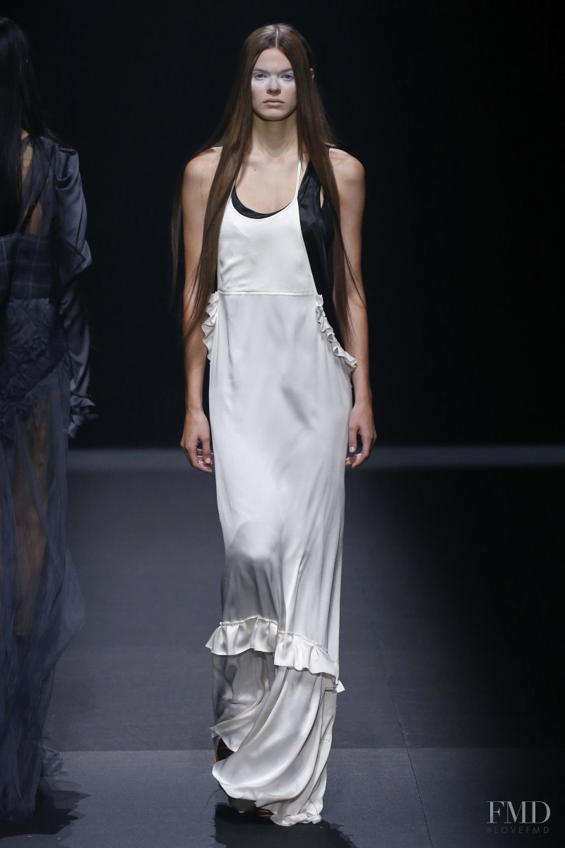 Cara Taylor featured in  the Vera Wang fashion show for Spring/Summer 2020