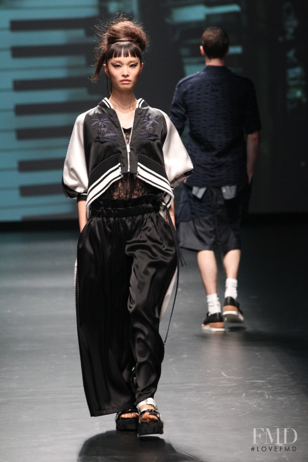 Yuka Mannami featured in  the Mihara Yasuhiro fashion show for Spring/Summer 2016