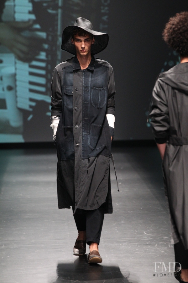 Mihara Yasuhiro fashion show for Spring/Summer 2016