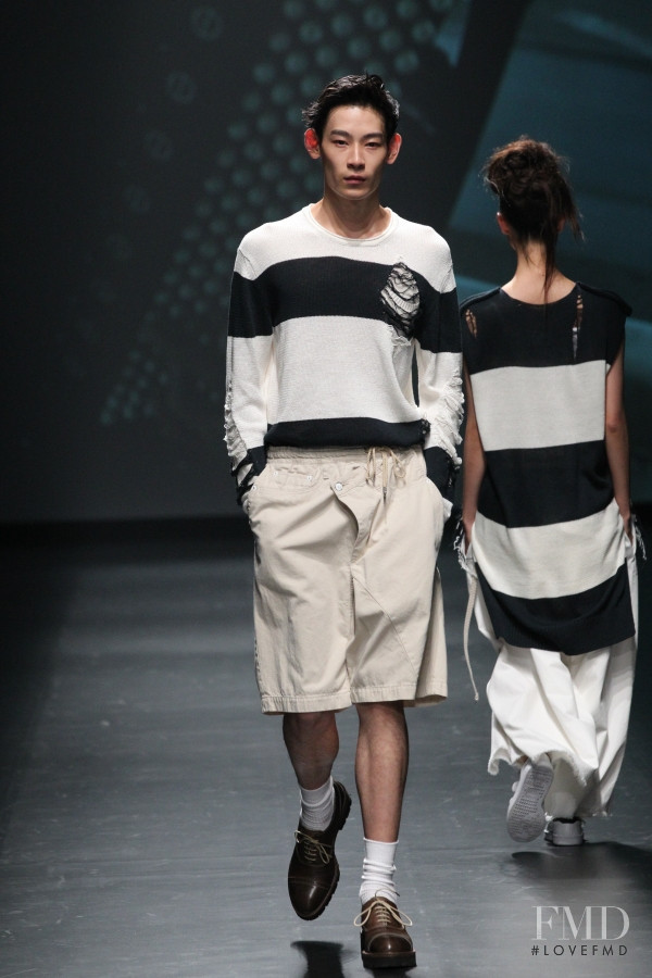 Mihara Yasuhiro fashion show for Spring/Summer 2016