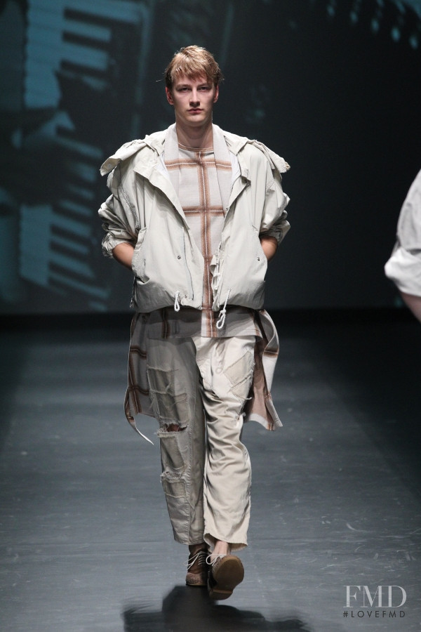 Mihara Yasuhiro fashion show for Spring/Summer 2016