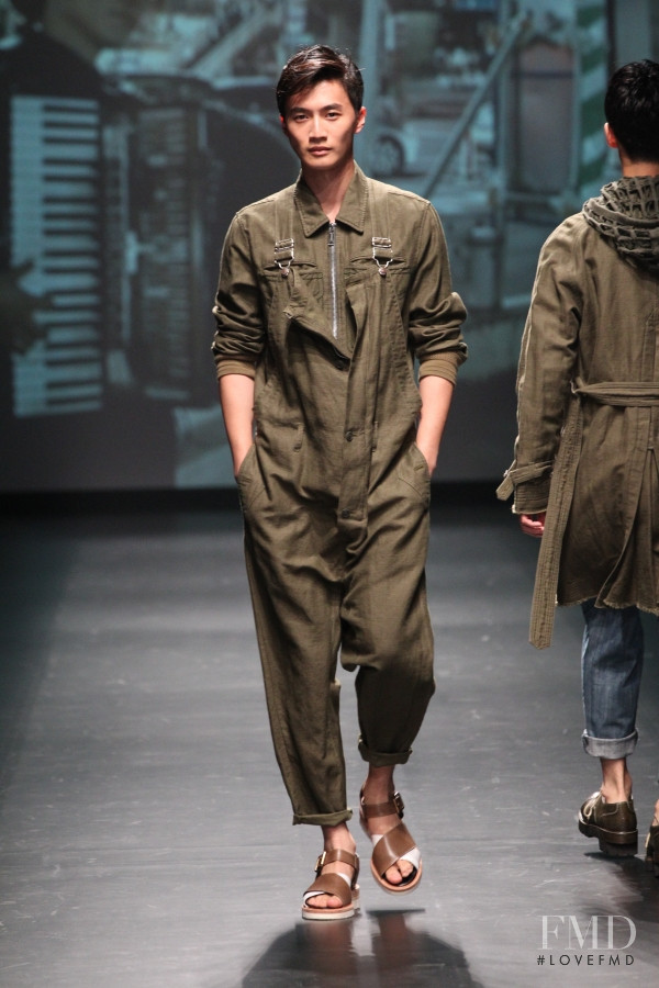 Mihara Yasuhiro fashion show for Spring/Summer 2016