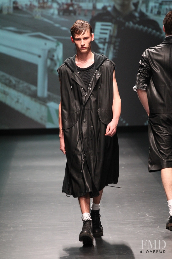 Mihara Yasuhiro fashion show for Spring/Summer 2016