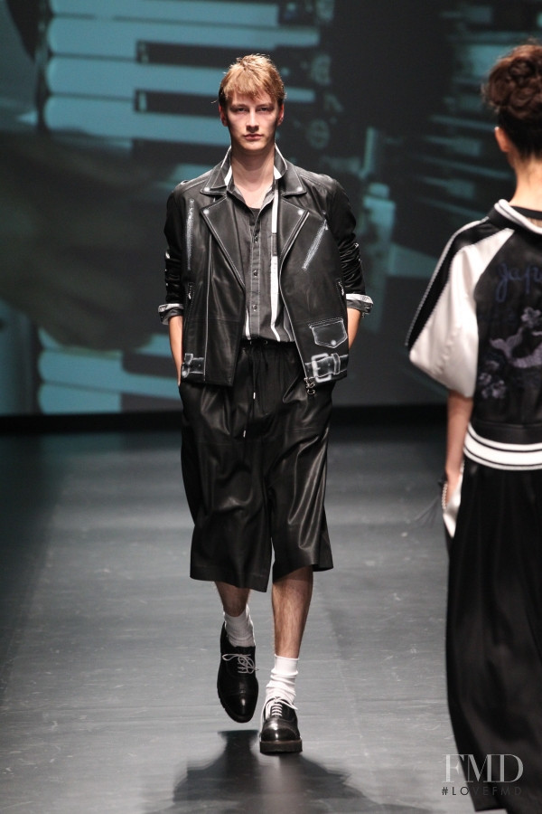 Mihara Yasuhiro fashion show for Spring/Summer 2016