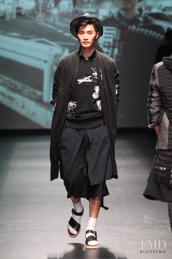 Mihara Yasuhiro fashion show for Spring/Summer 2016