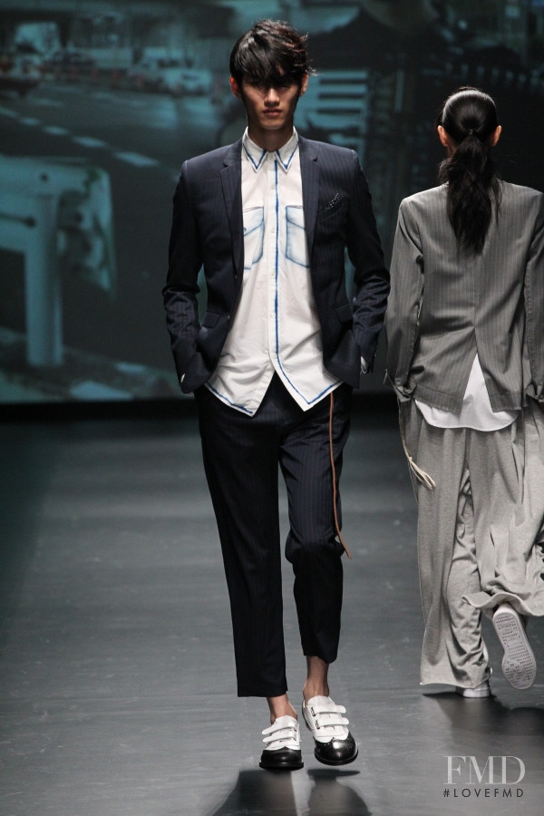 Mihara Yasuhiro fashion show for Spring/Summer 2016