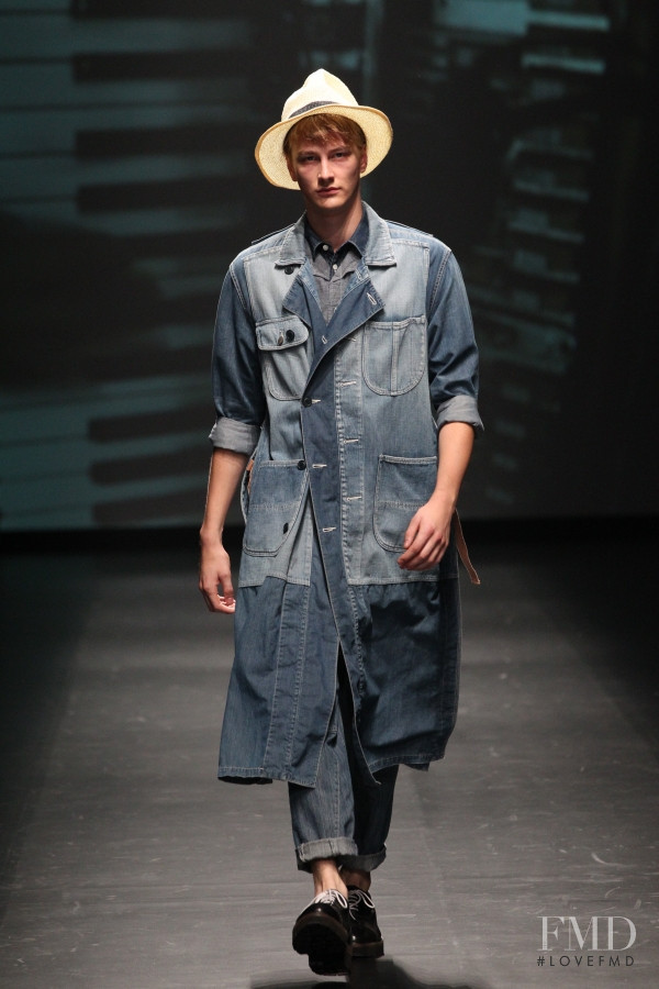 Mihara Yasuhiro fashion show for Spring/Summer 2016