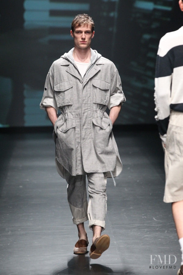 Mihara Yasuhiro fashion show for Spring/Summer 2016