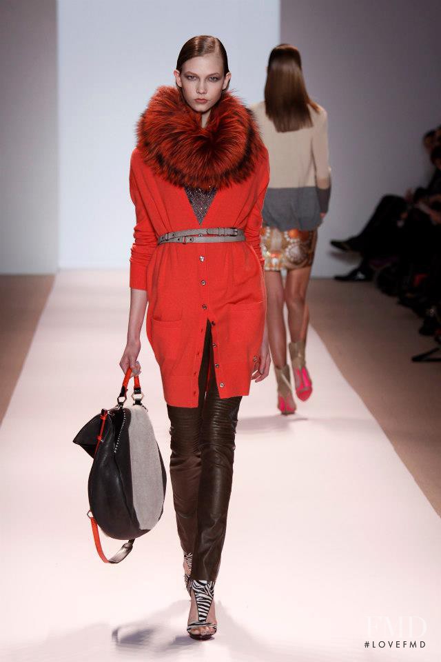 Karlie Kloss featured in  the Matthew Williamson fashion show for Autumn/Winter 2009