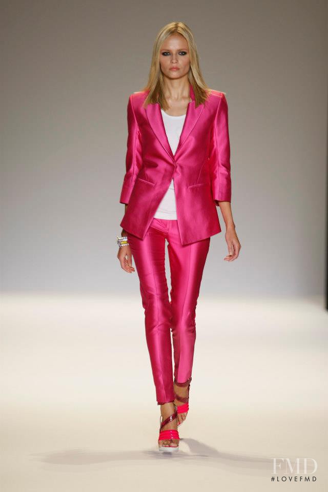 Natasha Poly featured in  the Matthew Williamson fashion show for Spring/Summer 2009