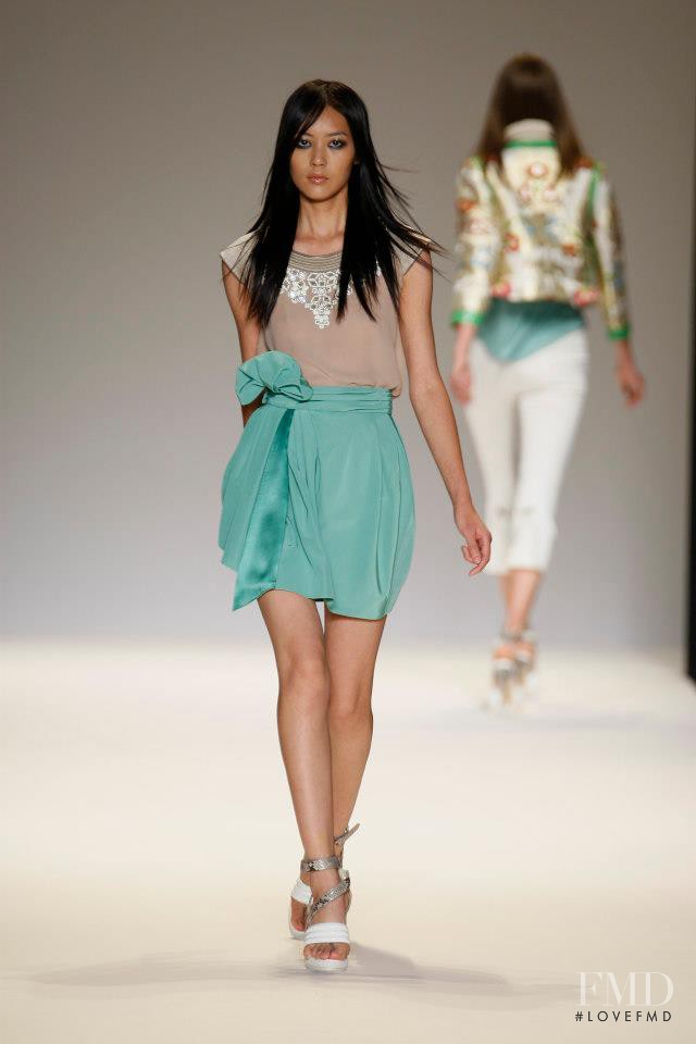 Liu Wen featured in  the Matthew Williamson fashion show for Spring/Summer 2009