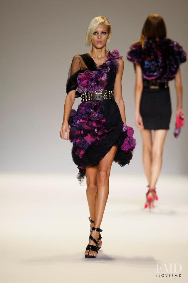 Anja Rubik featured in  the Matthew Williamson fashion show for Spring/Summer 2009