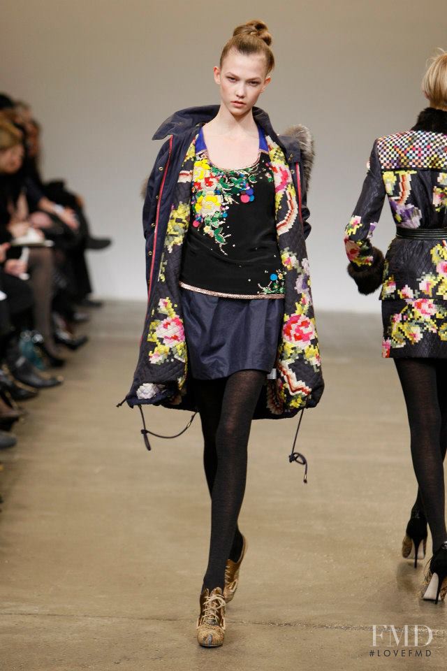 Karlie Kloss featured in  the Matthew Williamson fashion show for Autumn/Winter 2008