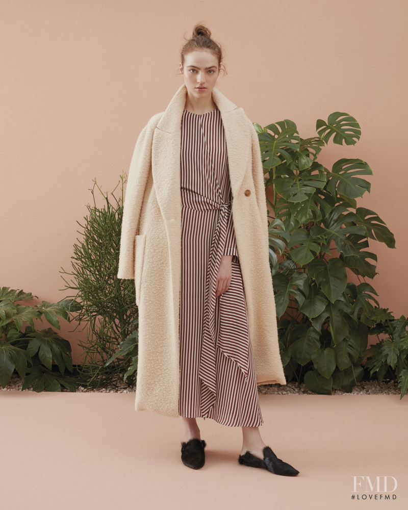 Alysi Creme lookbook for Autumn/Winter 2019