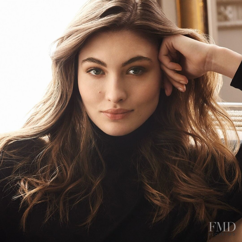 Grace Elizabeth featured in  the Estée Lauder advertisement for Autumn/Winter 2019