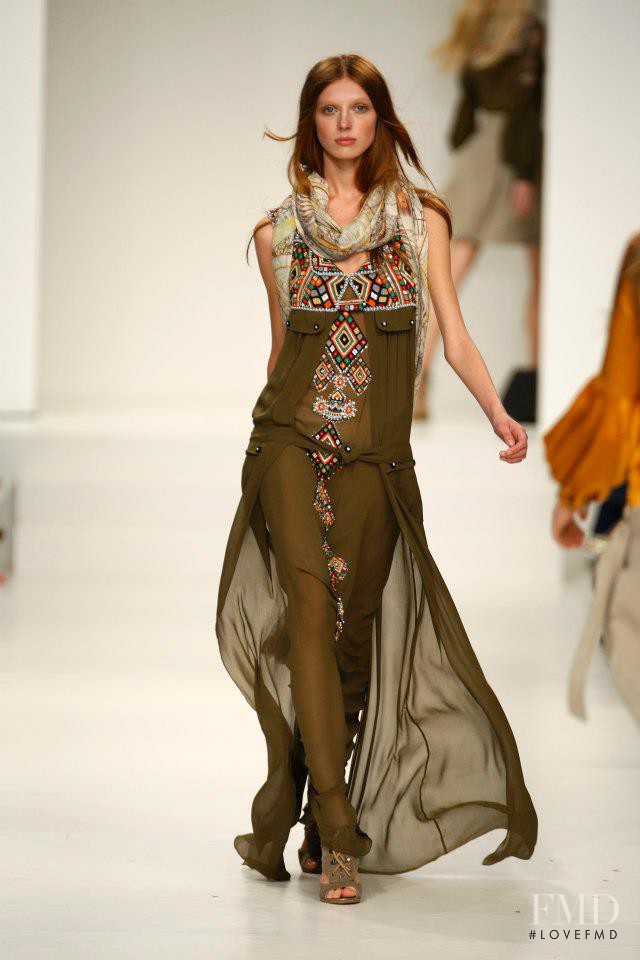Olga Sherer featured in  the Matthew Williamson fashion show for Spring/Summer 2008