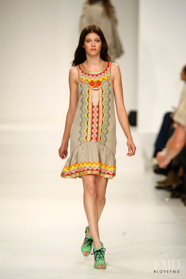 Diana Moldovan featured in  the Matthew Williamson fashion show for Spring/Summer 2008