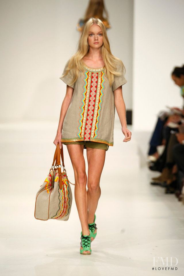 Lindsay Ellingson featured in  the Matthew Williamson fashion show for Spring/Summer 2008