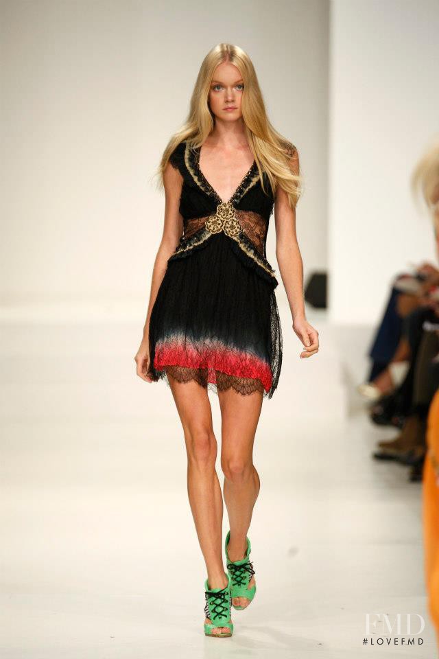 Lindsay Ellingson featured in  the Matthew Williamson fashion show for Spring/Summer 2008