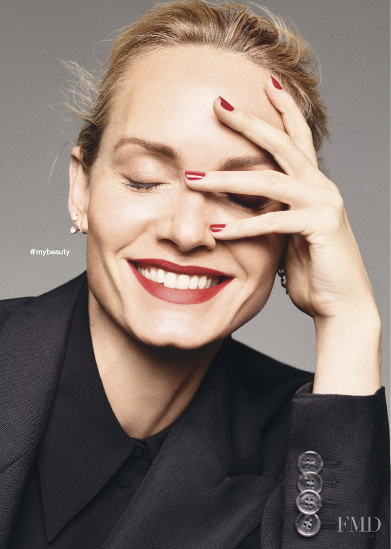 Amber Valletta featured in  the Simon Malls advertisement for Autumn/Winter 2019