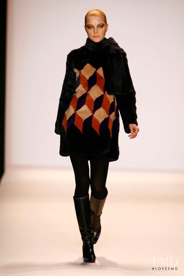 Jessica Stam featured in  the Matthew Williamson fashion show for Autumn/Winter 2007