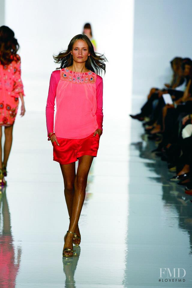 Natasha Poly featured in  the Matthew Williamson fashion show for Spring/Summer 2007