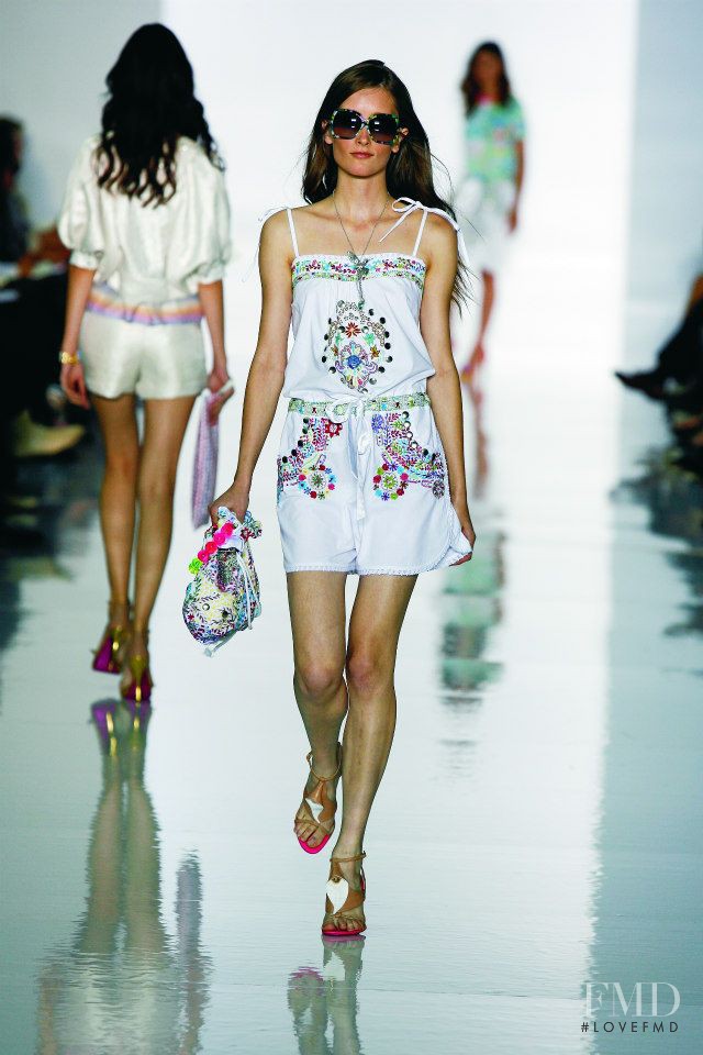 Iekeliene Stange featured in  the Matthew Williamson fashion show for Spring/Summer 2007