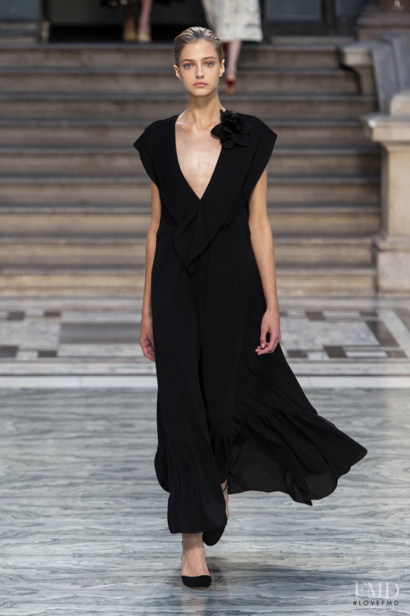 Liza Popova featured in  the Victoria Beckham fashion show for Spring/Summer 2020