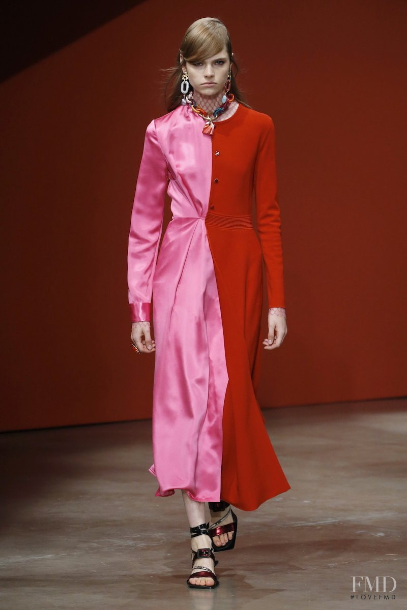 Maud Hoevelaken featured in  the Ports 1961 fashion show for Spring/Summer 2020