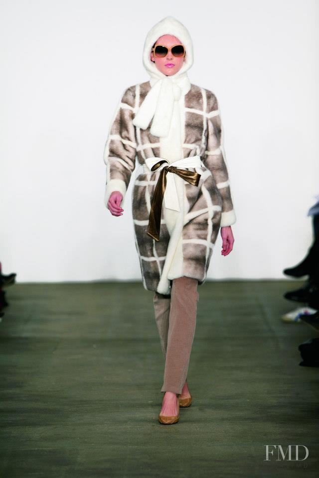Hilary Rhoda featured in  the Matthew Williamson fashion show for Autumn/Winter 2006