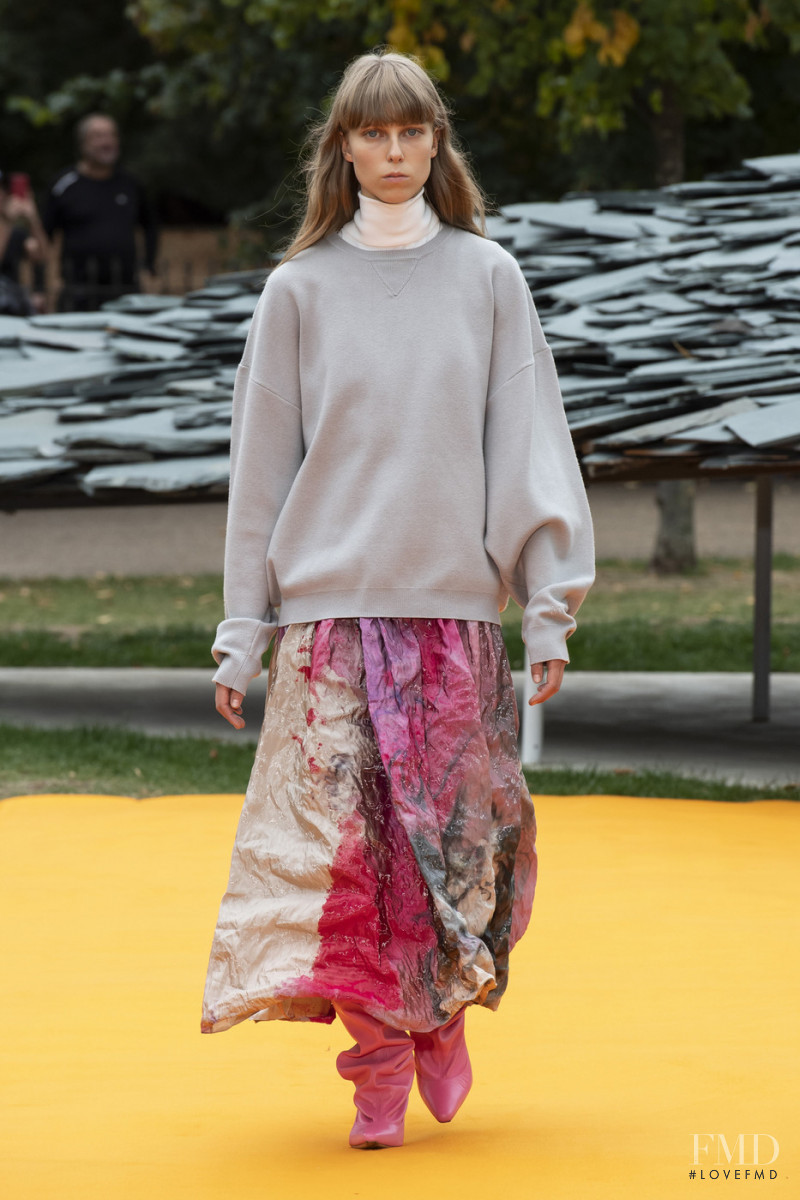 Amanda Ljunggren featured in  the Roksanda Ilincic fashion show for Spring/Summer 2020