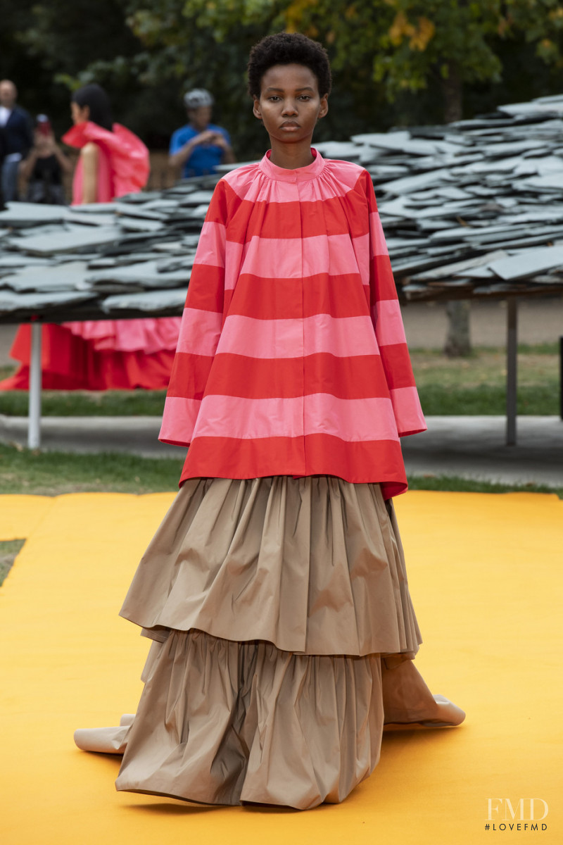 Bruna Di featured in  the Roksanda Ilincic fashion show for Spring/Summer 2020