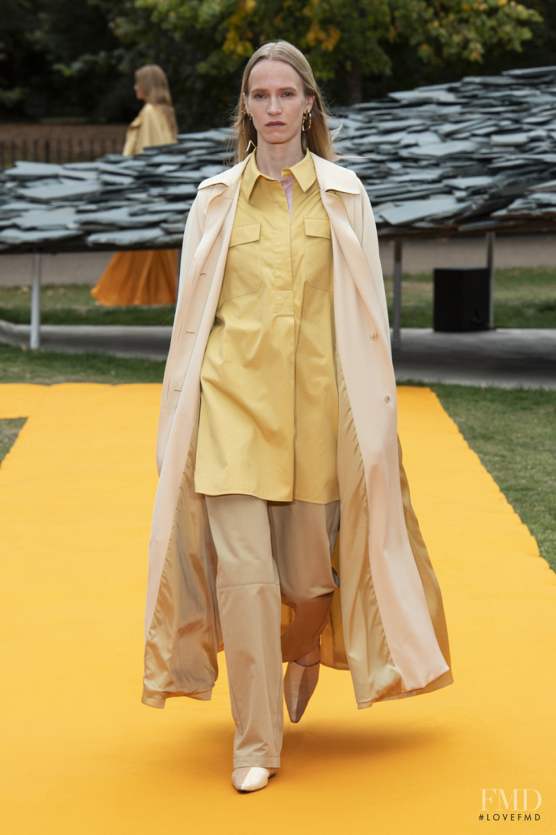 Jenny Sinkaberg featured in  the Roksanda Ilincic fashion show for Spring/Summer 2020
