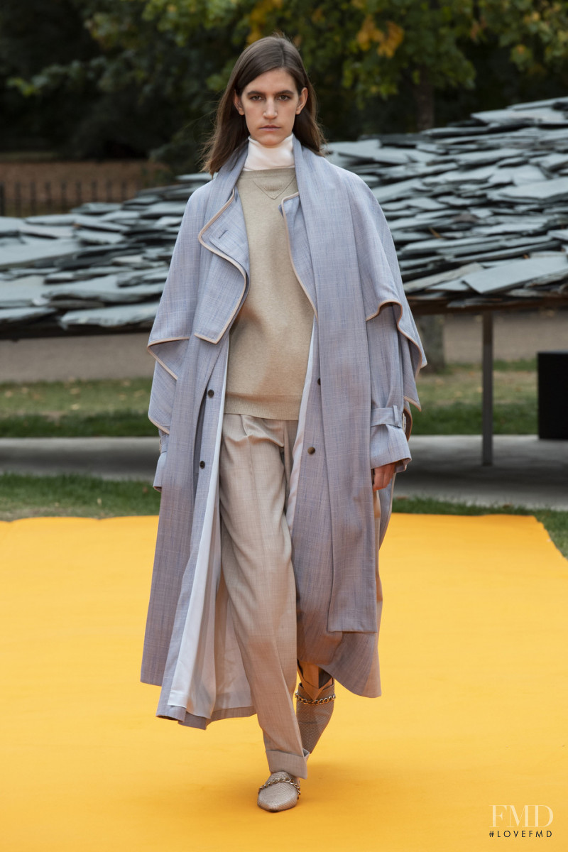 Veronica Manavella featured in  the Roksanda Ilincic fashion show for Spring/Summer 2020