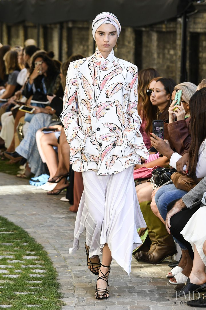 Meghan Roche featured in  the Roland Mouret fashion show for Spring/Summer 2020