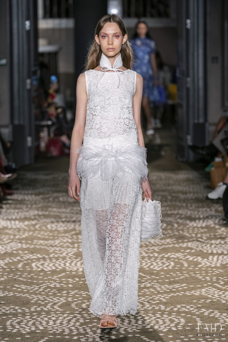 Huishan Zhang fashion show for Spring/Summer 2020
