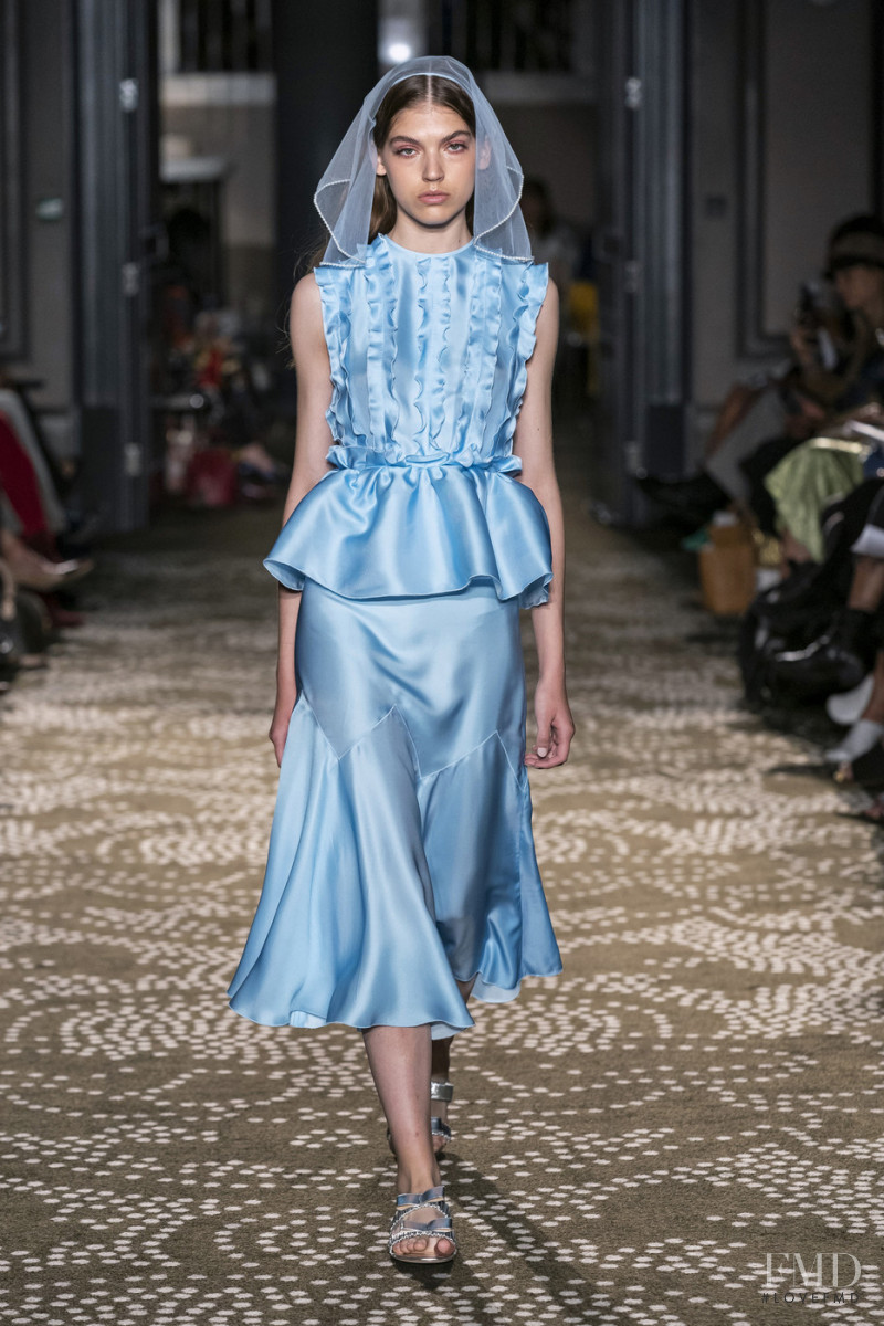 Huishan Zhang fashion show for Spring/Summer 2020